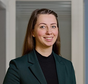 Porträt Alida Wirthlin, juristische Mitarbeiterin