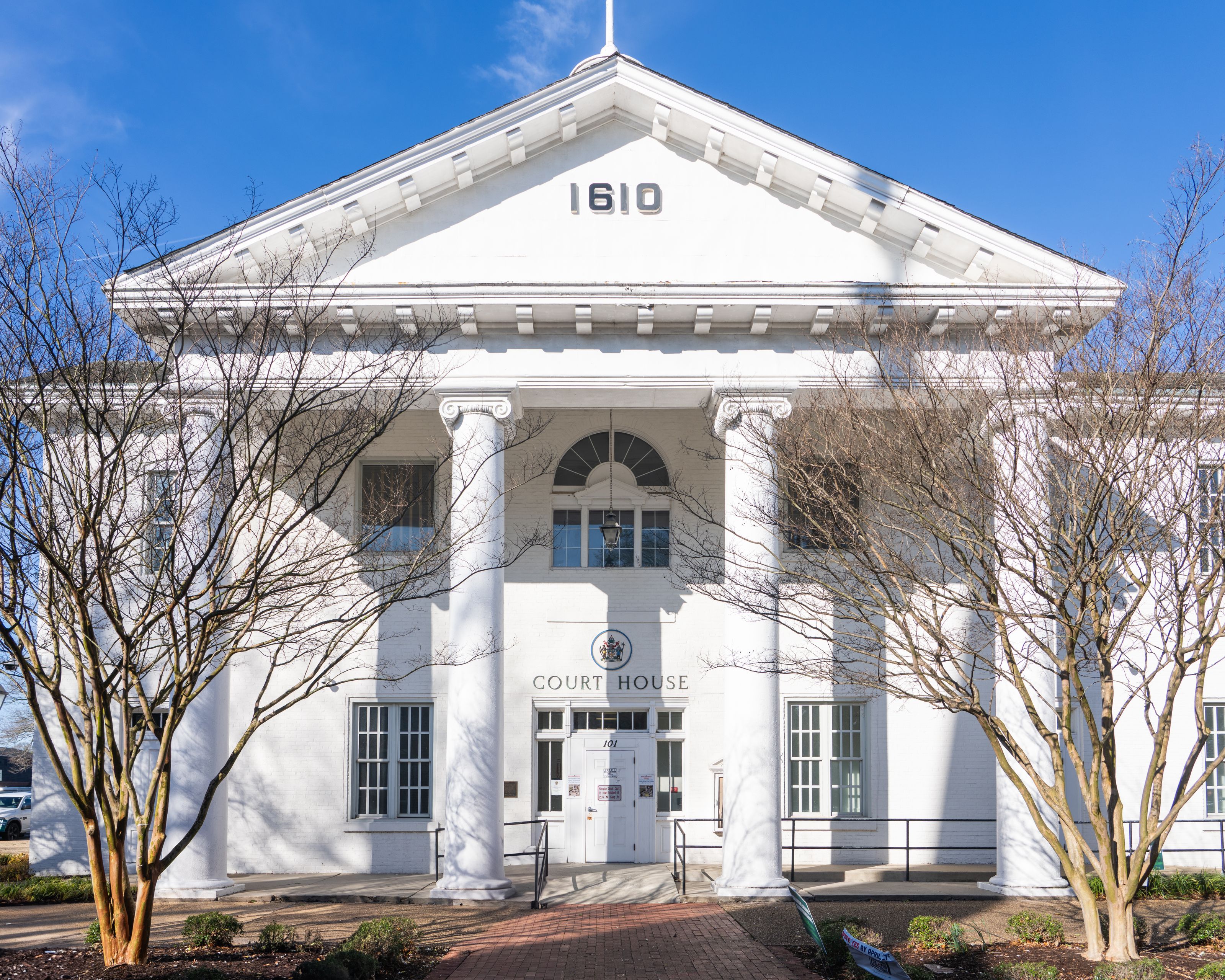 Säulen eines Gerichtsgebäudes